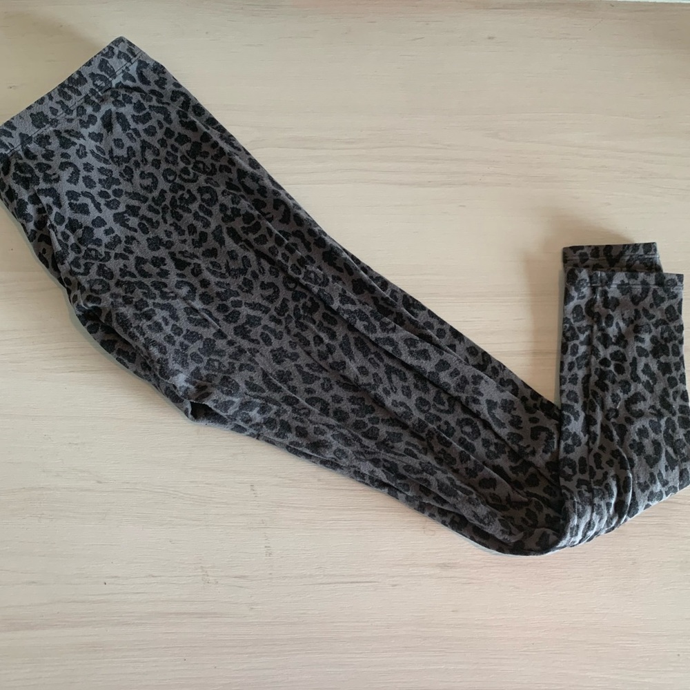 Women’s Moda International Animal Print Leggings